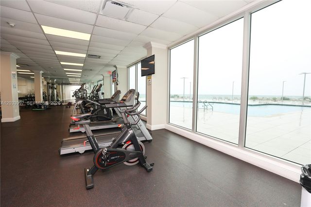 7135 Collins Ave 735, Miami Beach, FL 33141