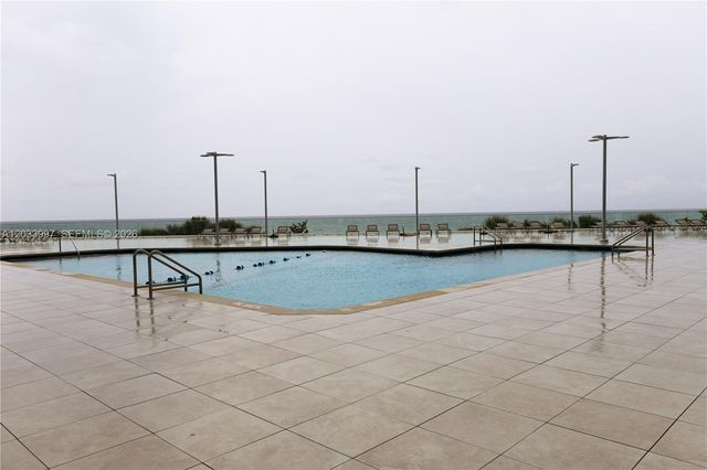 7135 Collins Ave 735, Miami Beach, FL 33141