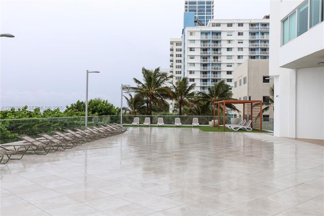 7135 Collins Ave 735, Miami Beach, FL 33141