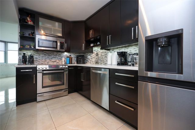 7135 Collins Ave 735, Miami Beach, FL 33141