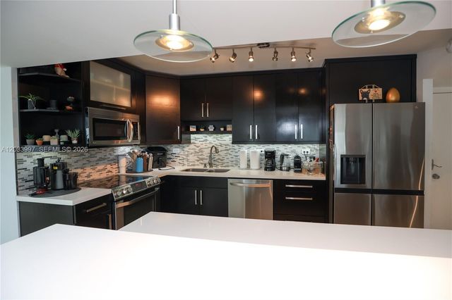 7135 Collins Ave 735, Miami Beach, FL 33141