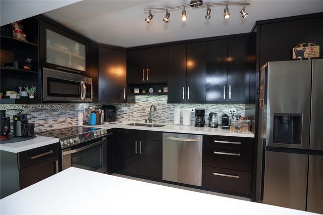 7135 Collins Ave 735, Miami Beach, FL 33141