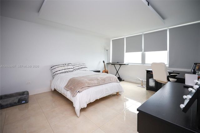 7135 Collins Ave 735, Miami Beach, FL 33141