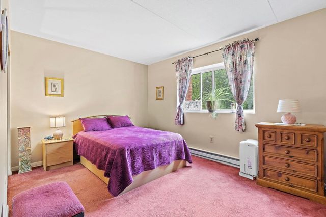 49 Windsor Dr 301, Holliston, MA 01746