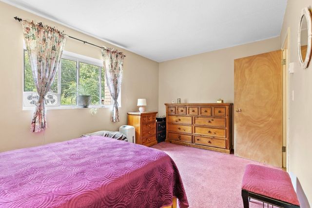 49 Windsor Dr 301, Holliston, MA 01746