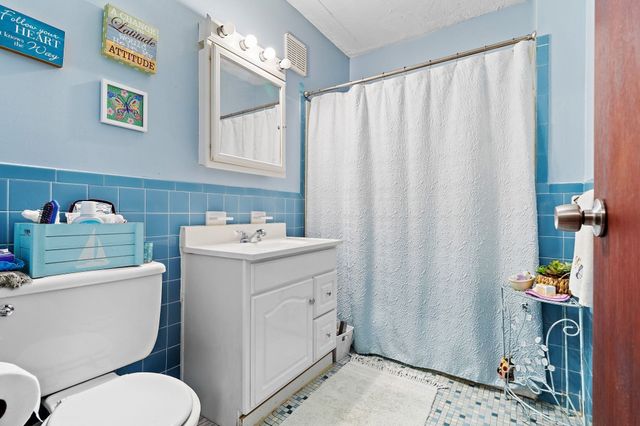 49 Windsor Dr 301, Holliston, MA 01746