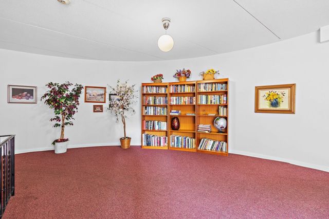 49 Windsor Dr 301, Holliston, MA 01746