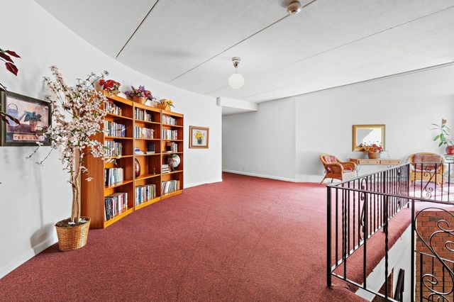 49 Windsor Dr 301, Holliston, MA 01746