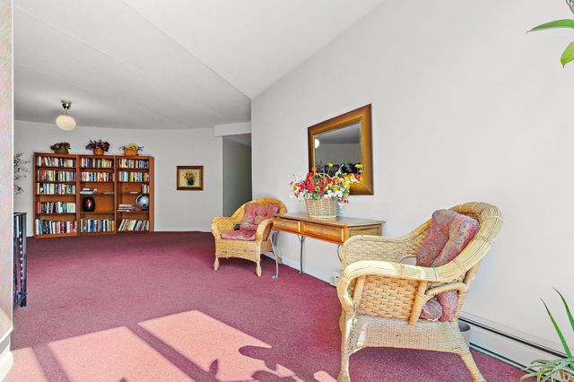 49 Windsor Dr 301, Holliston, MA 01746