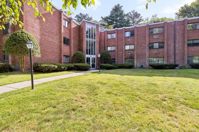 49 Windsor Dr 301, Holliston, MA 01746