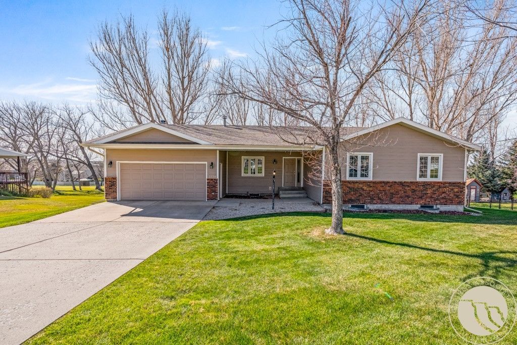 2220 St Andrews Drive, Billings, MT 59105