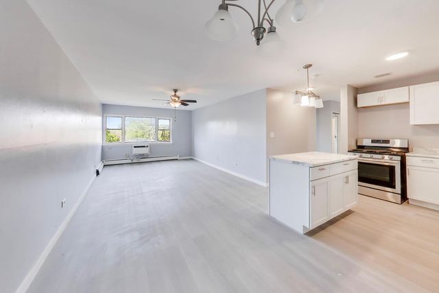 7854 S South Shore Drive 502, Chicago, IL 60649