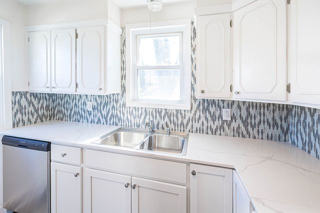 1437 W 40TH Street, Erie, PA 16509