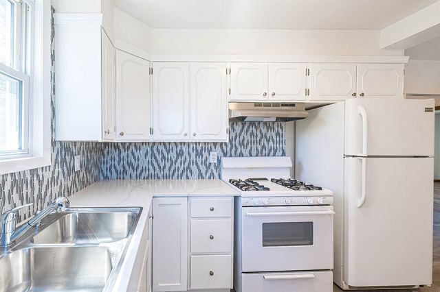1437 W 40TH Street, Erie, PA 16509