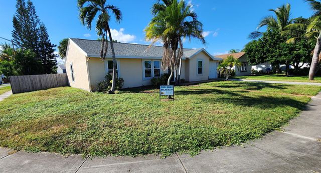 3789 Beresford Road E, West Palm Beach, FL 33417