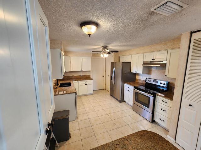 3789 Beresford Road E, West Palm Beach, FL 33417