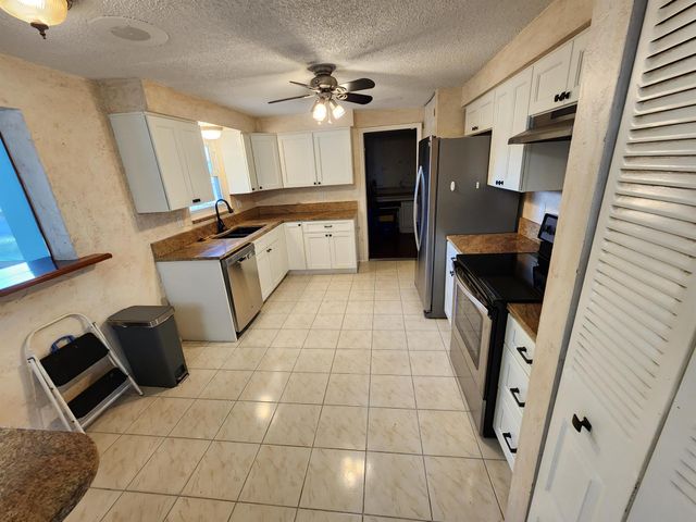 3789 Beresford Road E, West Palm Beach, FL 33417
