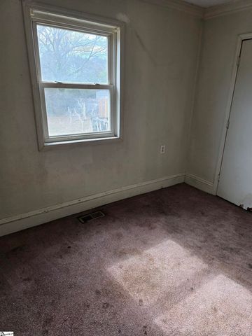 12 Scott Drive, Greenville, SC 29611