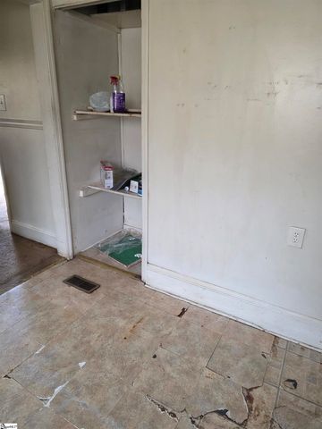 12 Scott Drive, Greenville, SC 29611