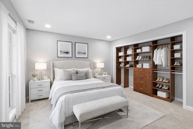 10114 OAKTON TERRACE RD, Oakton, VA 22124