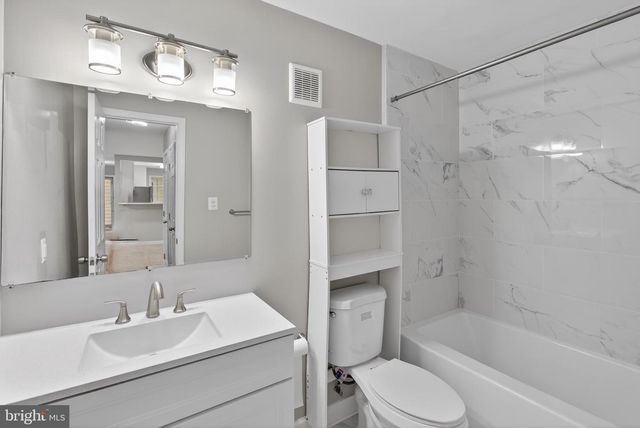 10114 OAKTON TERRACE RD, Oakton, VA 22124