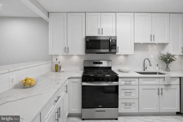 10114 OAKTON TERRACE RD, Oakton, VA 22124