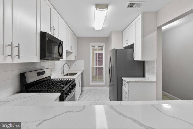 10114 OAKTON TERRACE RD, Oakton, VA 22124