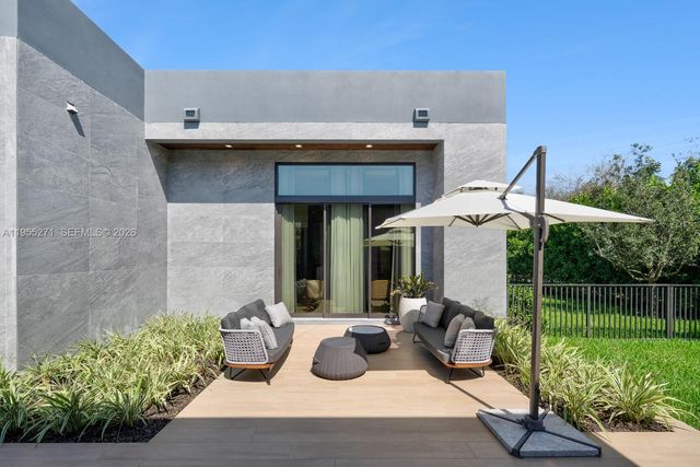 5900 SW 129th Ter, Pinecrest, FL 33156