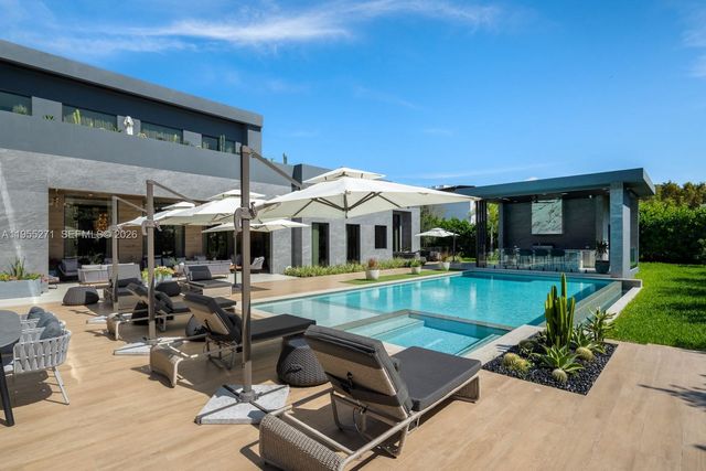 5900 SW 129th Ter, Pinecrest, FL 33156