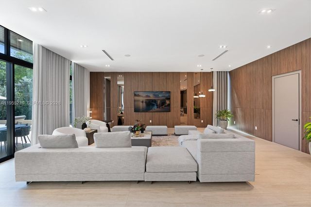 5900 SW 129th Ter, Pinecrest, FL 33156