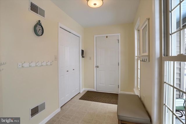 1147 CASPIAN DR, York, PA 17404