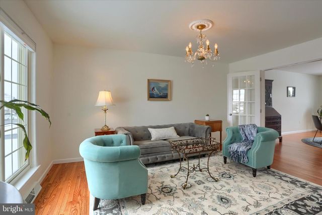 1147 CASPIAN DR, York, PA 17404