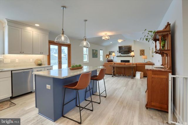 1147 CASPIAN DR, York, PA 17404