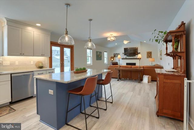 1147 CASPIAN DR, York, PA 17404