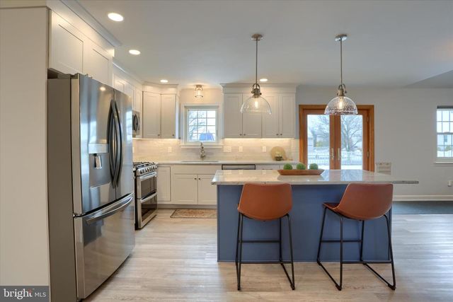 1147 CASPIAN DR, York, PA 17404