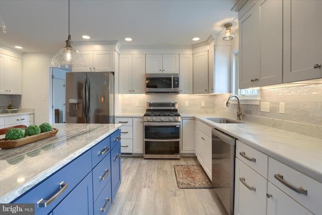 1147 CASPIAN DR, York, PA 17404