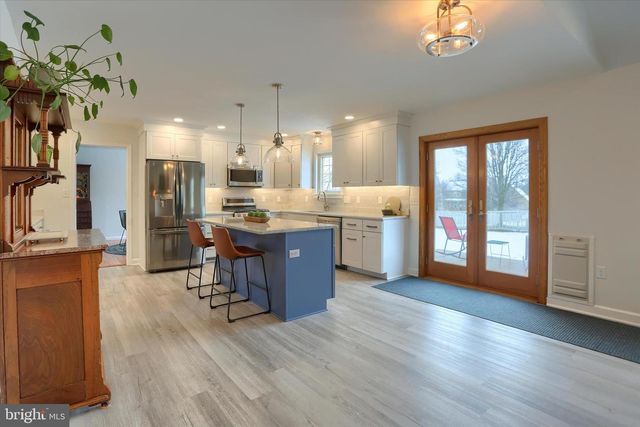 1147 CASPIAN DR, York, PA 17404