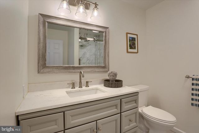 1147 CASPIAN DR, York, PA 17404