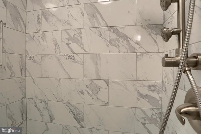 1147 CASPIAN DR, York, PA 17404