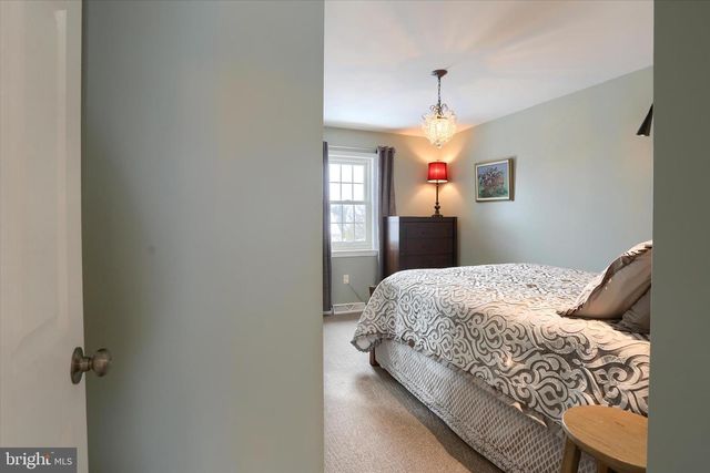 1147 CASPIAN DR, York, PA 17404