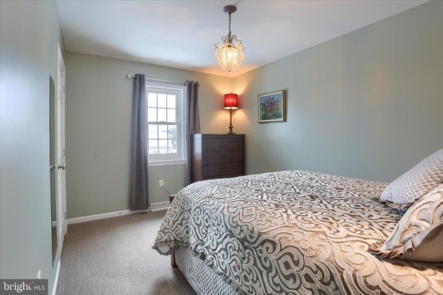 1147 CASPIAN DR, York, PA 17404