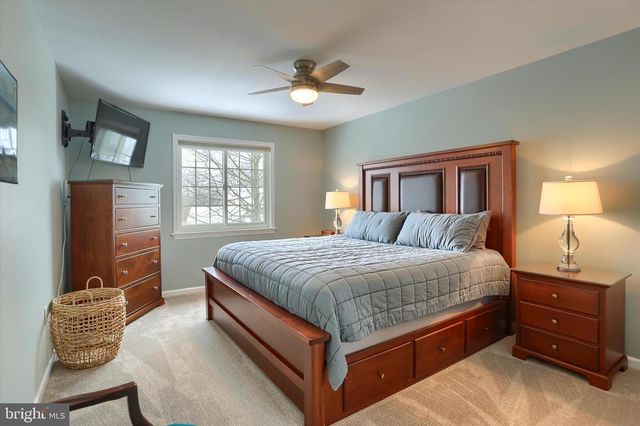 1147 CASPIAN DR, York, PA 17404