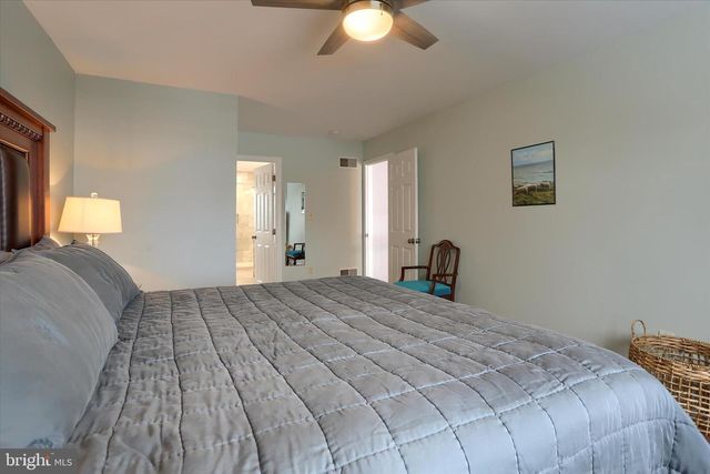 1147 CASPIAN DR, York, PA 17404