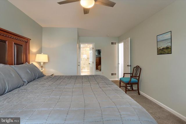 1147 CASPIAN DR, York, PA 17404