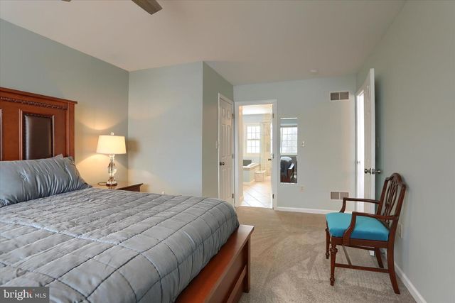 1147 CASPIAN DR, York, PA 17404