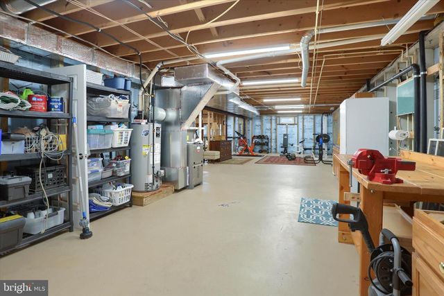 1147 CASPIAN DR, York, PA 17404