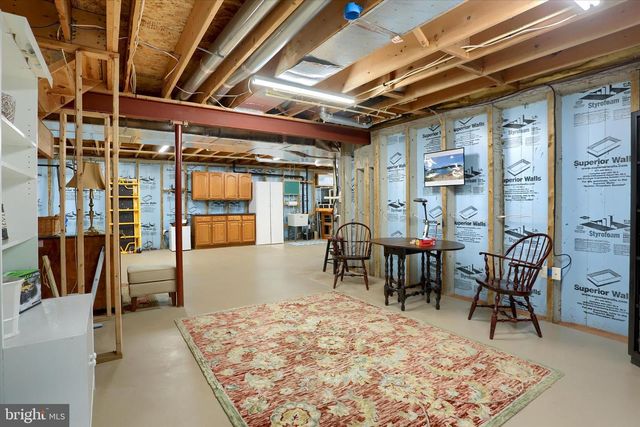 1147 CASPIAN DR, York, PA 17404