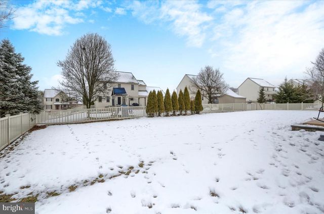 1147 CASPIAN DR, York, PA 17404