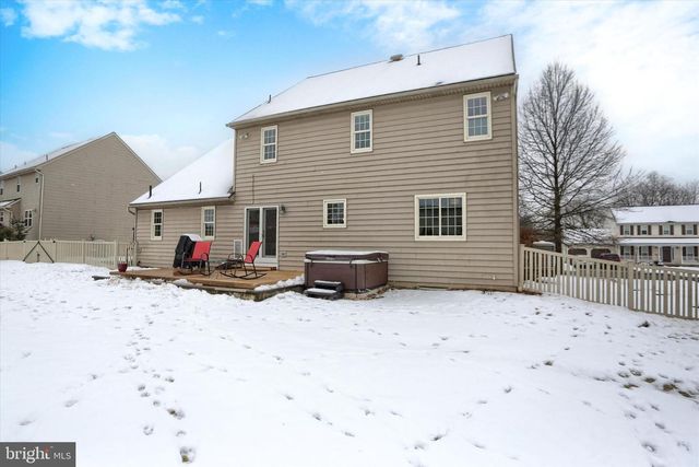 1147 CASPIAN DR, York, PA 17404