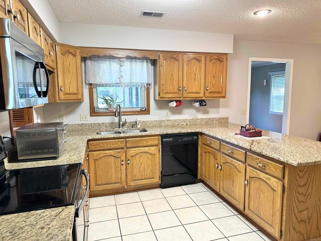 3610 Oak Vista Drive, Jonesboro, AR 72405